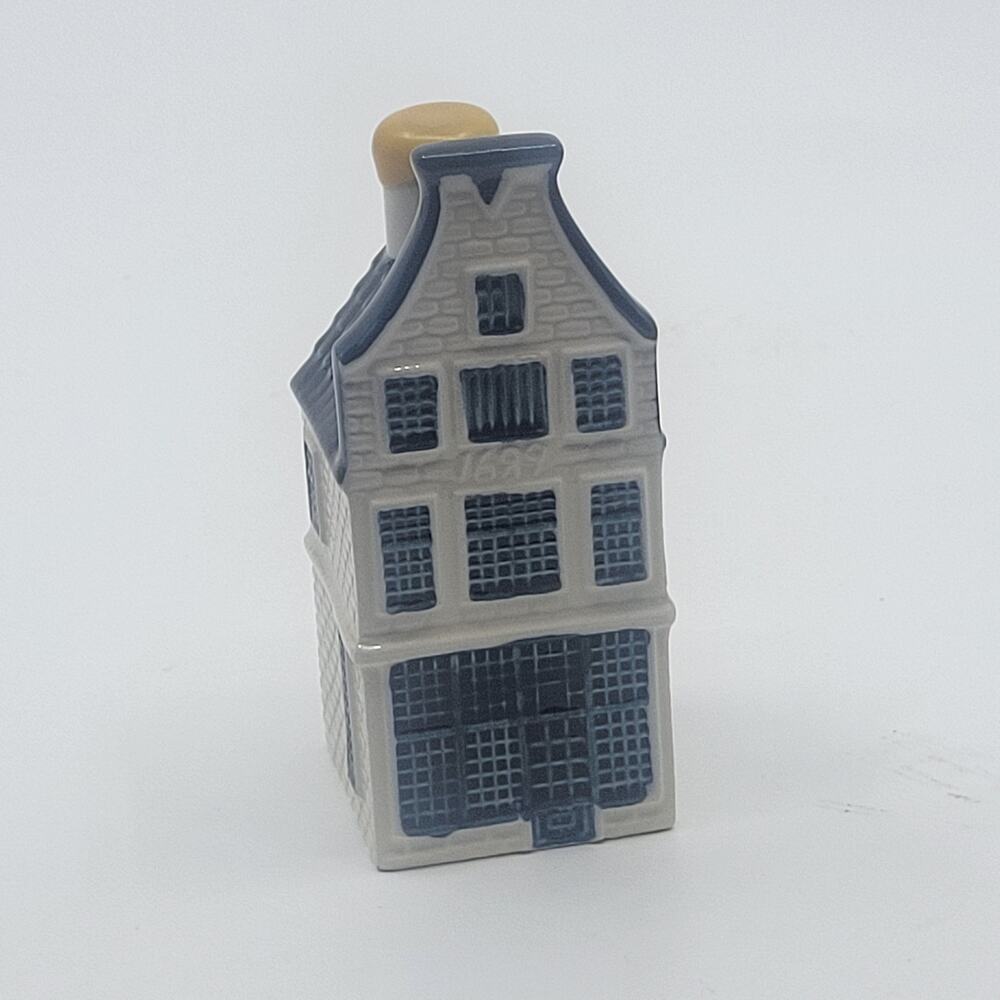 #11 KLM Blue Delft House Bottle by BOLS Original Amsterdam New